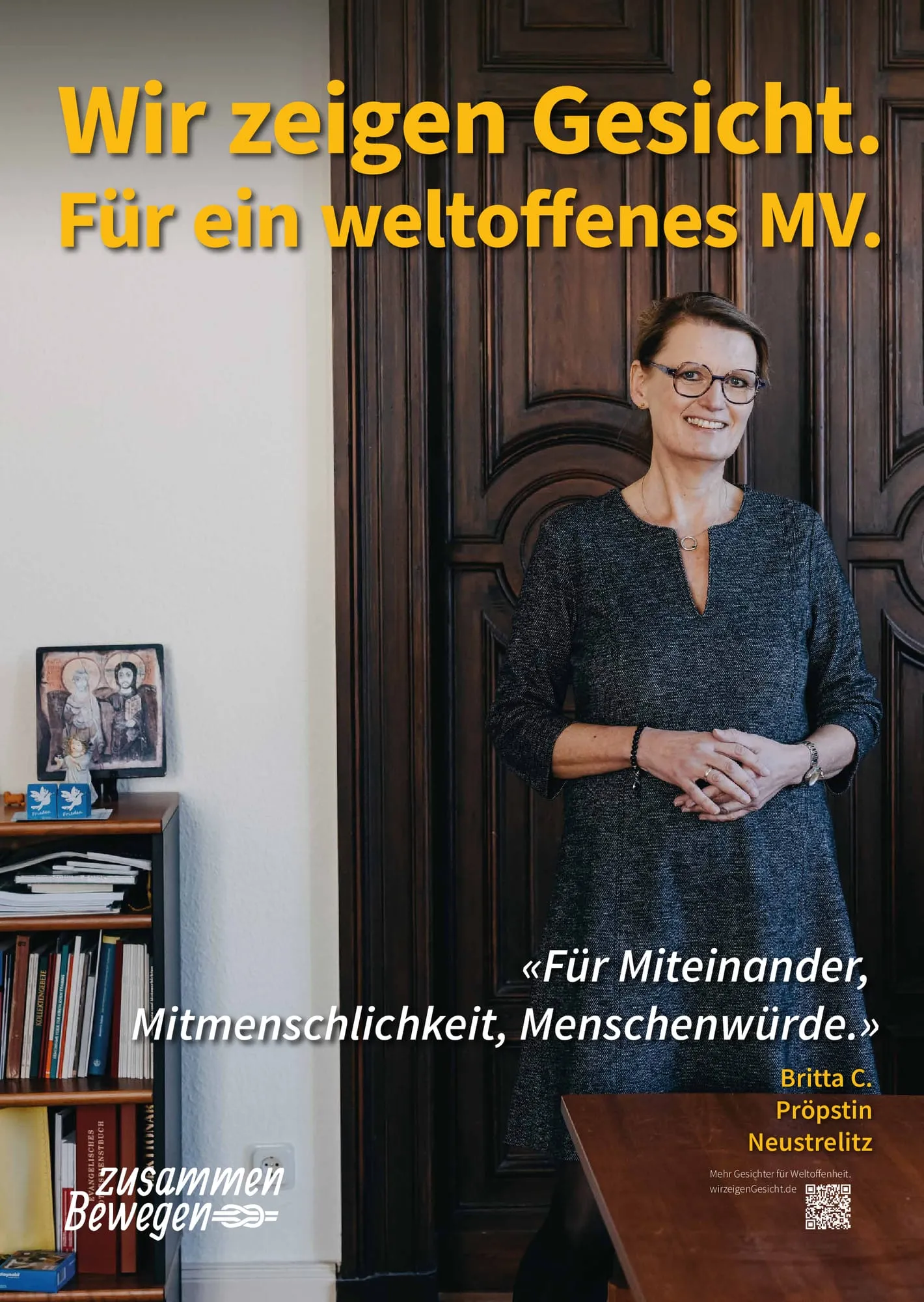 Plakat: «Für Miteinander, Mitmenschlichkeit, Menschenwürde.» — Neustrelitz
